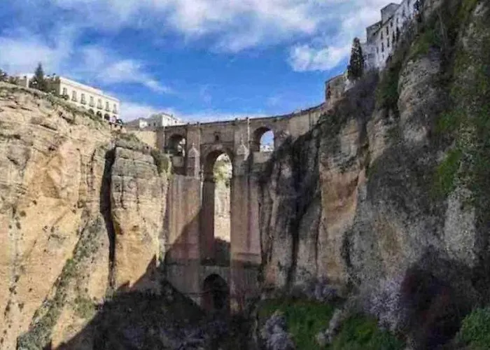 Vi Morales & Arnal Ronda